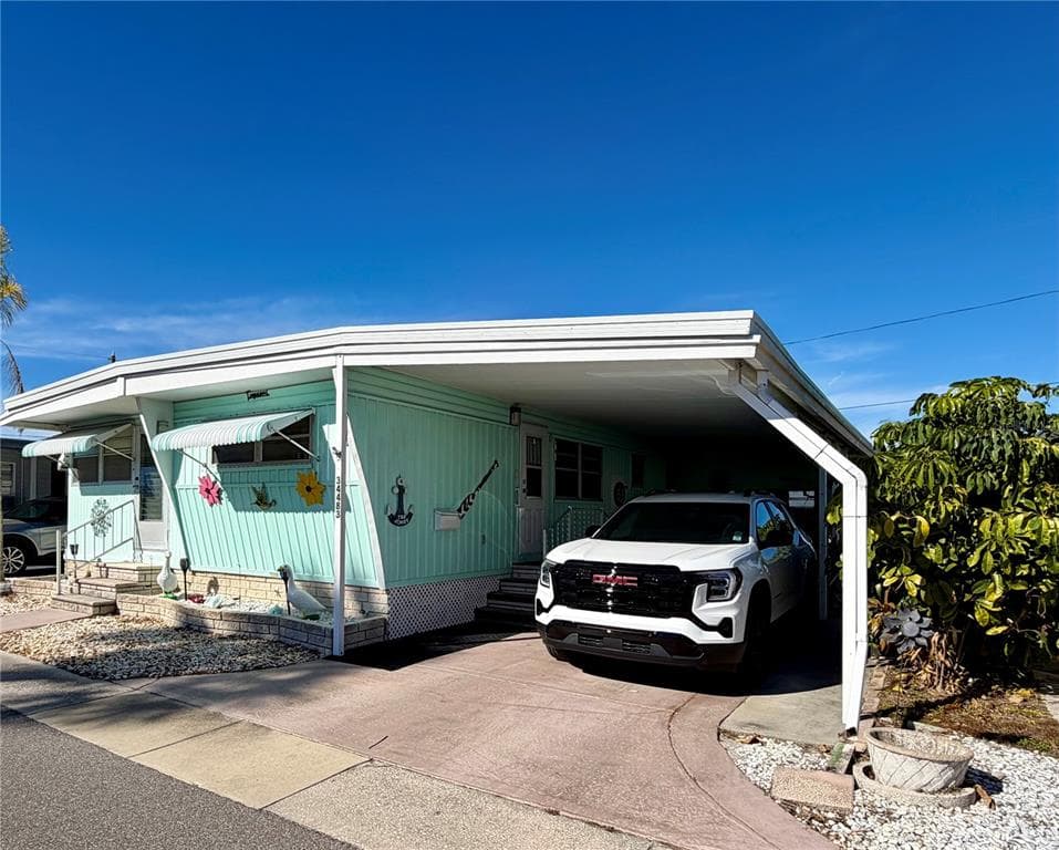 34483 CACTUS Drive, PINELLAS PARK, FL 33781 photo 3