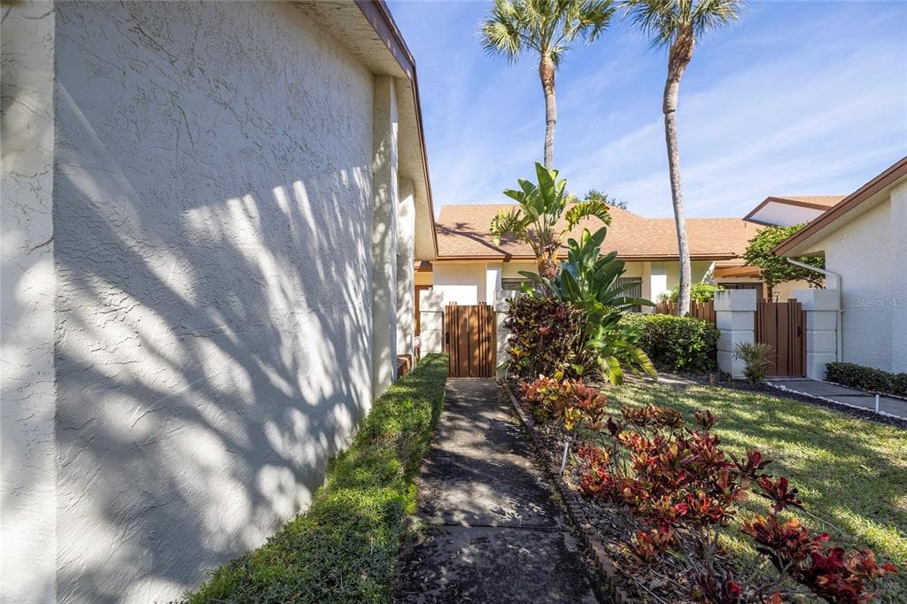 3055 PELICAN Place, CLEARWATER, FL 33762 photo 3