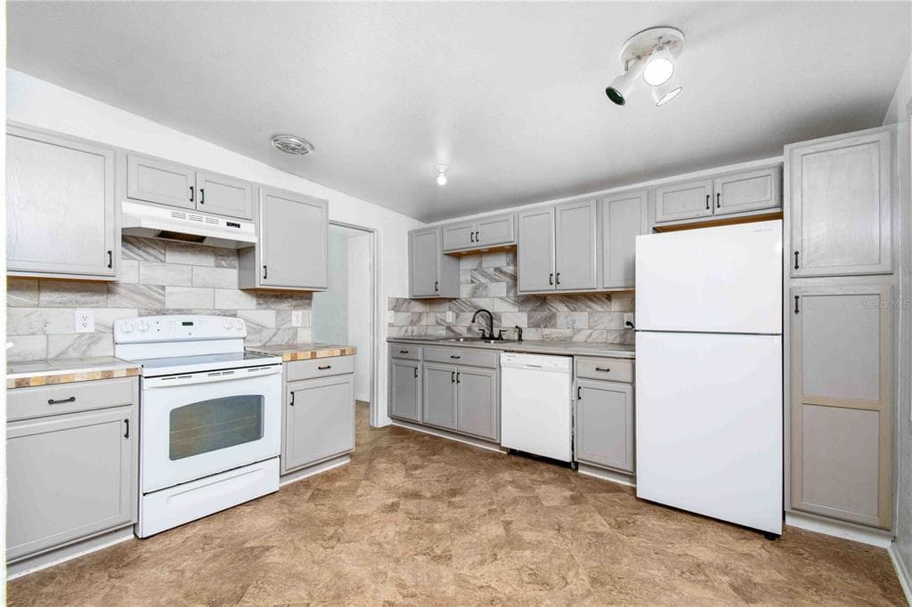 6382 81ST AVENUE, PINELLAS PARK, FL 33781 photo 2