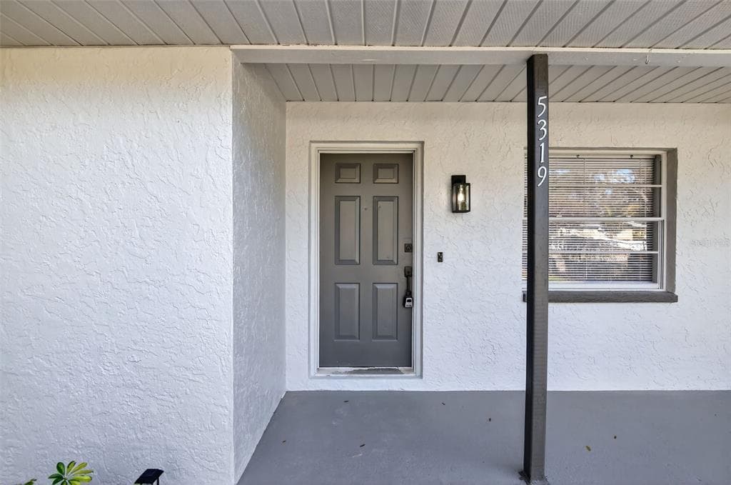 5319 MARTIN LANE, TAMPA, FL 33617 photo 3
