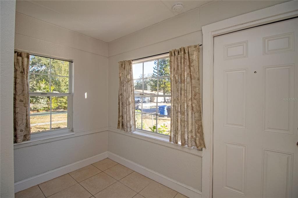 2425 AUBURN STREET, ST PETERSBURG, FL, 33712 photo 2