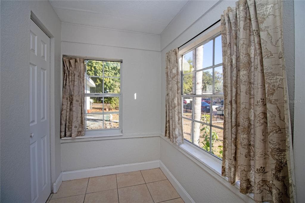 2425 AUBURN STREET, ST PETERSBURG, FL, 33712 photo 4