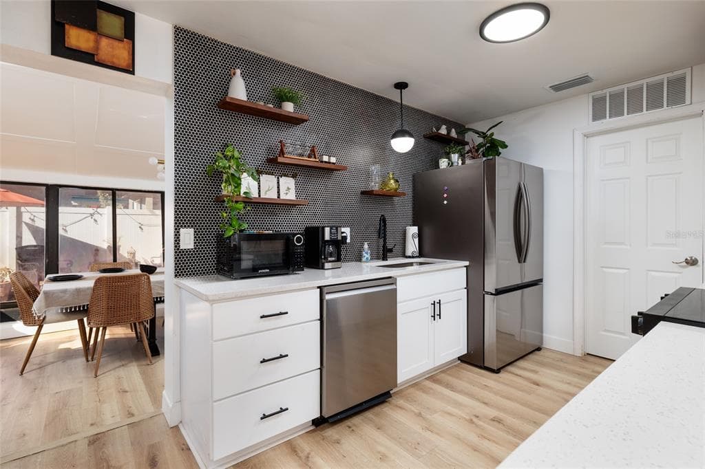 7200 7TH STREET, Street PETERSBURG, FL 33702 photo 5