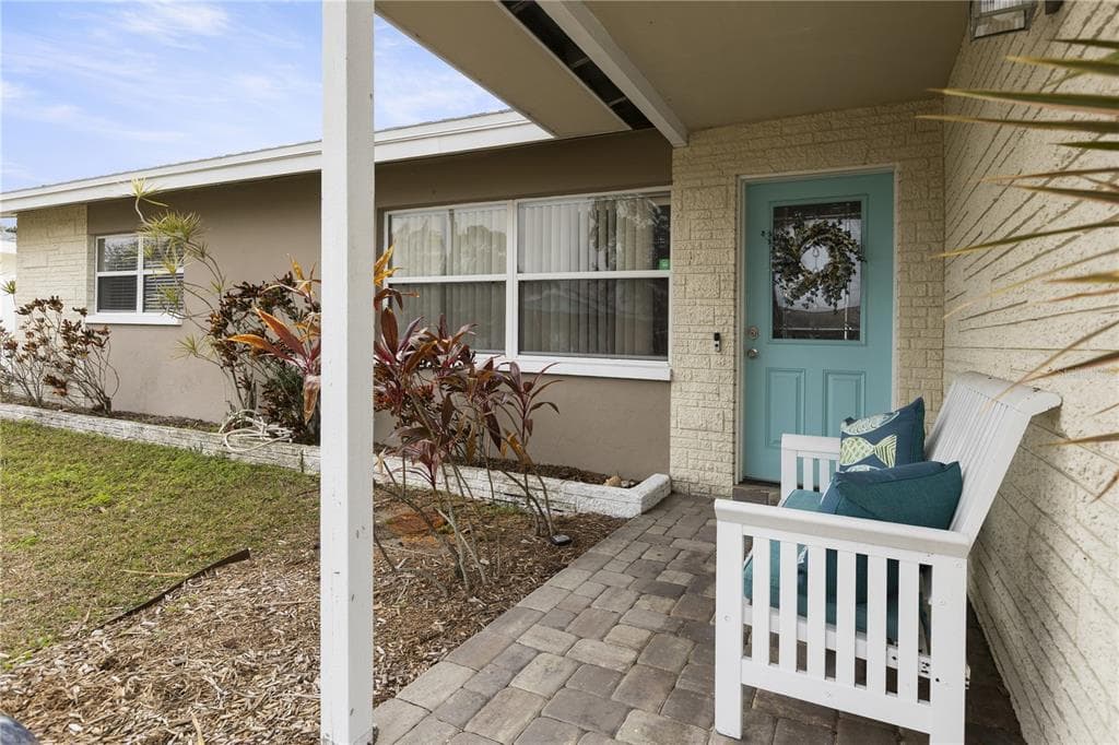 13826 ANTIGUA DRIVE, SEMINOLE, FL 33776 photo 2