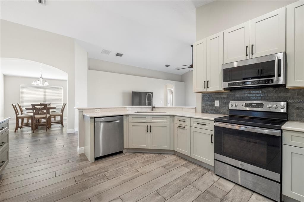 2709 BUTTERFLY LANDING Drive, LAND O LAKES, FL 34638 photo 4