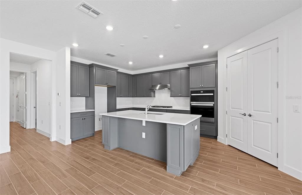 37864 GUNNISON DRIVE, ZEPHYRHILLS, FL 33540 photo 4