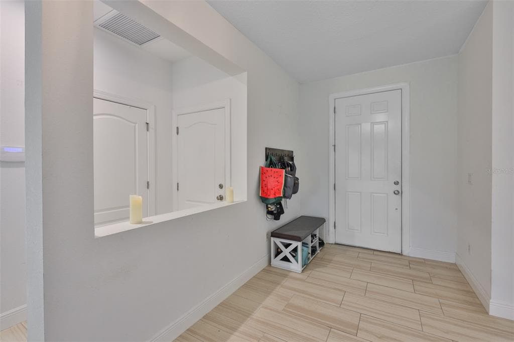 5839 SILVER SUN DRIVE, APOLLO BEACH, FL 33572 photo 3