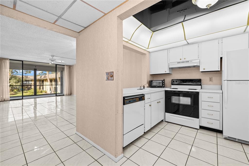 12300 VONN ROAD Unit 1205, LARGO, FL 33774 photo 4