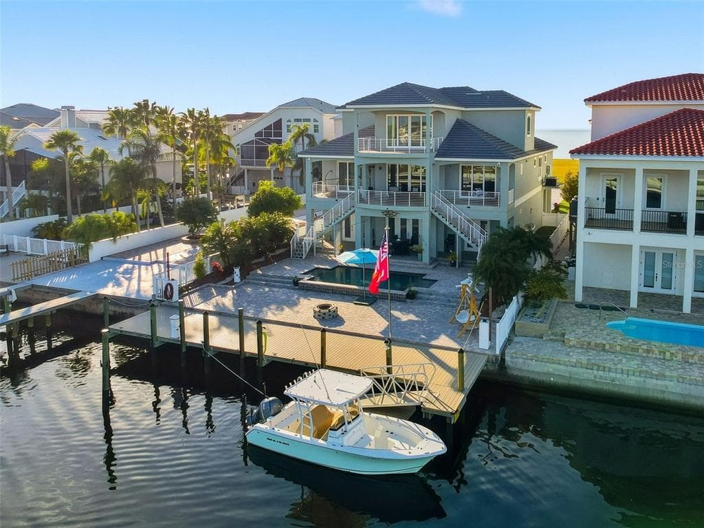 5142 WESTSHORE Drive, NEW PORT RICHEY, FL 34652 photo 3