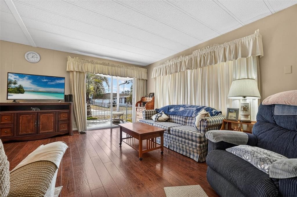 39115 OLA AVENUE, ZEPHYRHILLS, FL 33542 photo 4