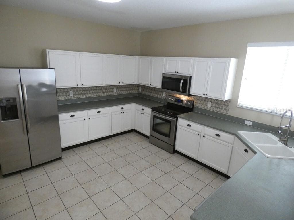 19726 TIMBERBLUFF DRIVE, LAND O LAKES, FL 34638 photo 2