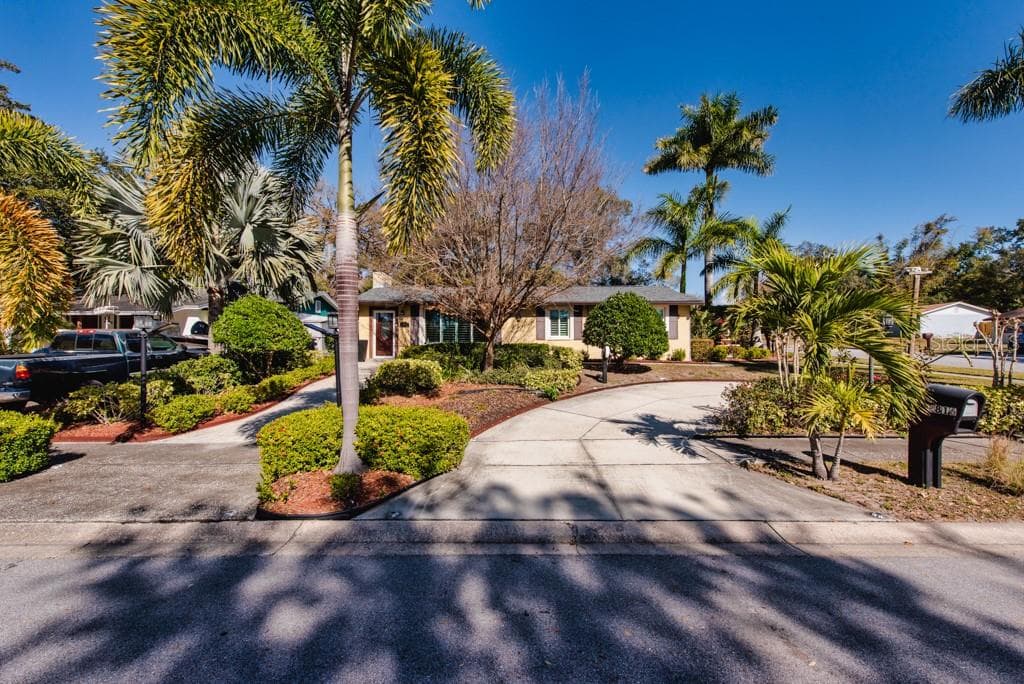 2816 APPLEWOOD DRIVE, CLEARWATER, FL 33759 photo 2