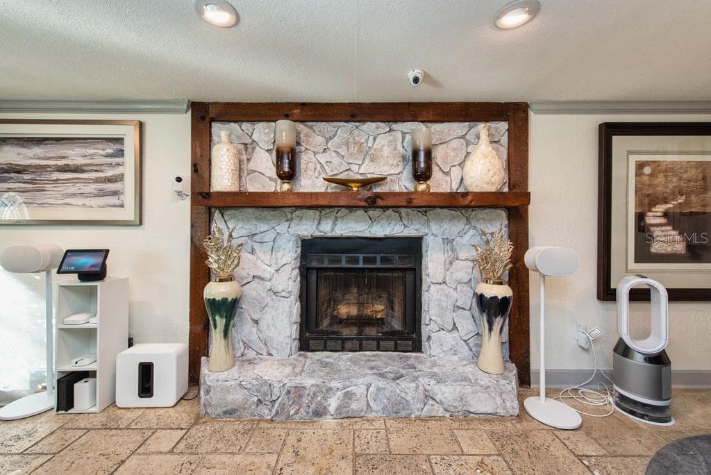 2816 APPLEWOOD DRIVE, CLEARWATER, FL 33759 photo 4