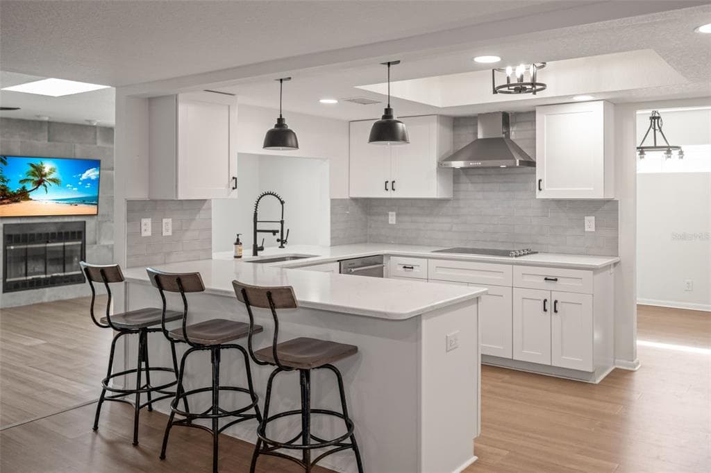 1869 MARLA Court, DUNEDIN, FL 34698 photo 3