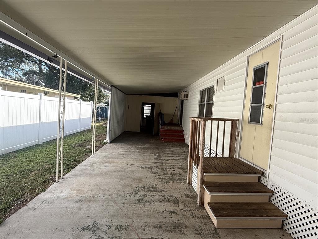 5104 LITTLE LAKE CT, ZEPHYRHILLS, FL 33542 photo 3