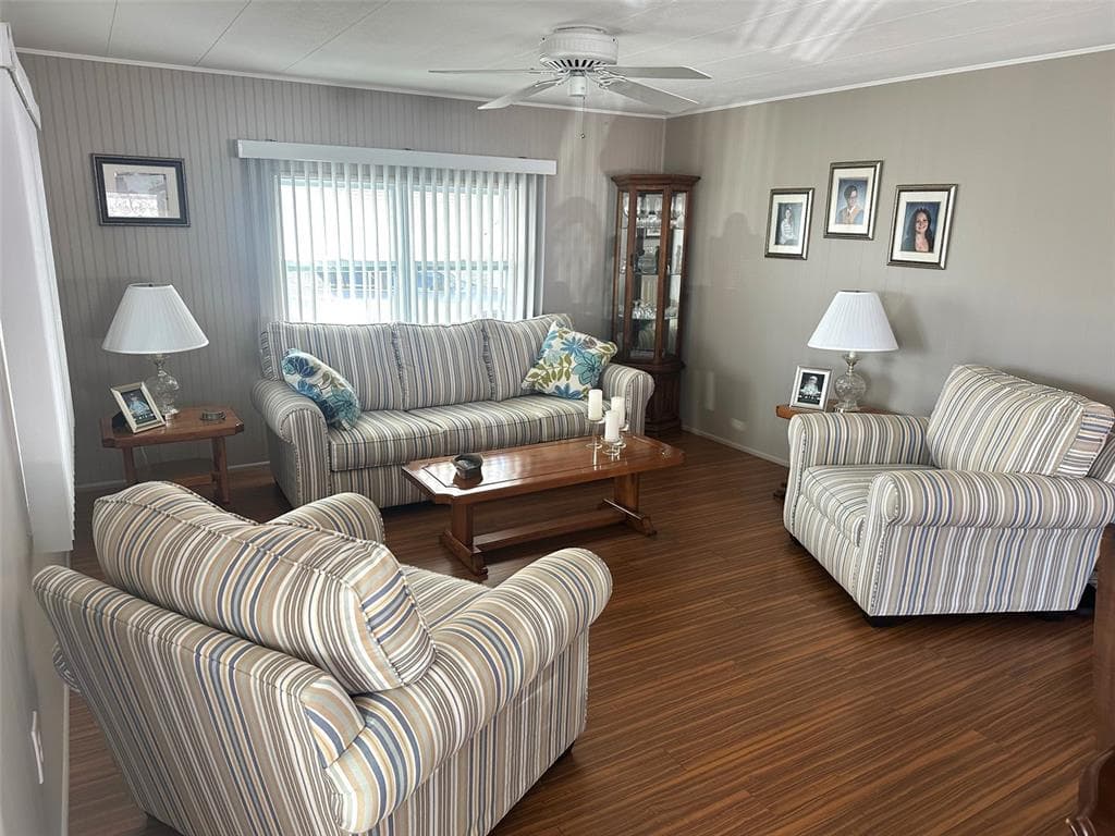 2000 BAY DRIVE Unit 30, LARGO, FL 33771 photo 4