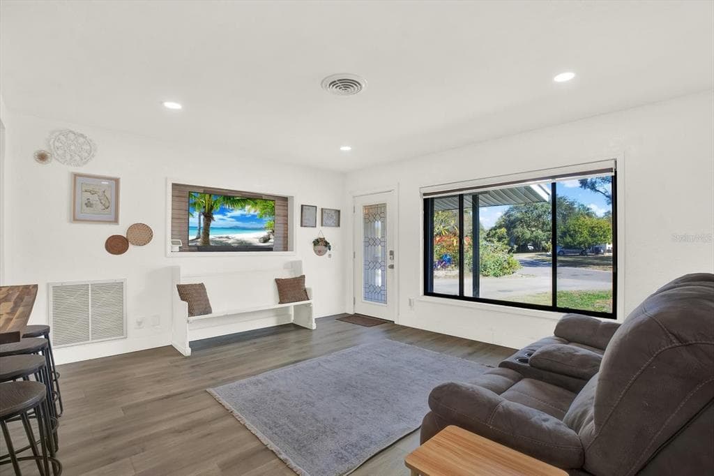 6060 39TH AVENUE, Street PETERSBURG, FL 33709 photo 5