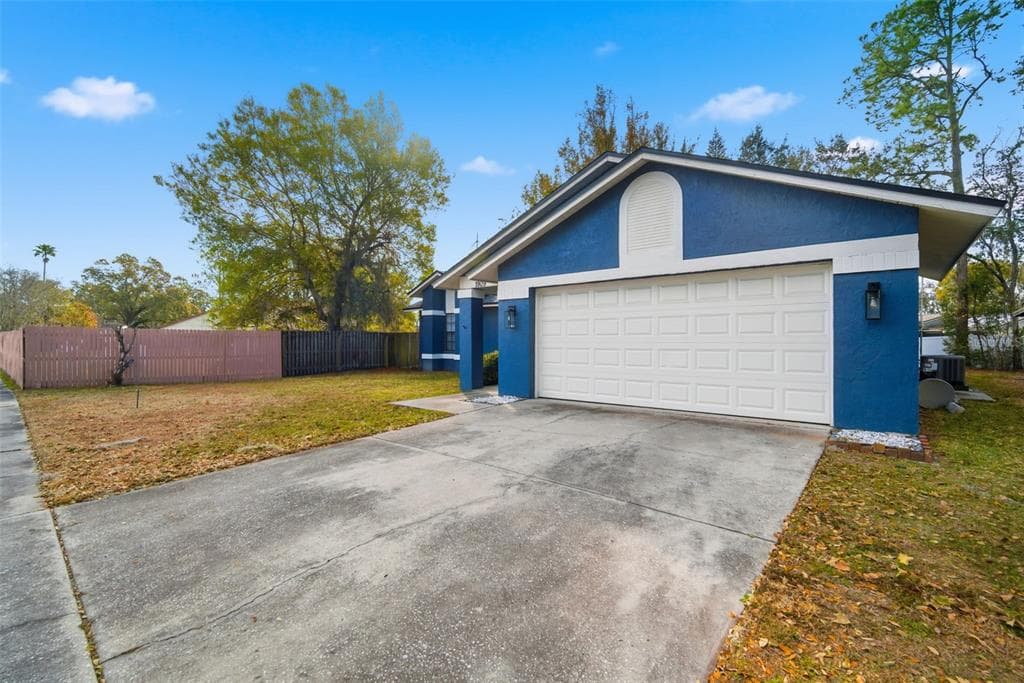 1909 LANDSIDE DRIVE, VALRICO, FL 33594 photo 2