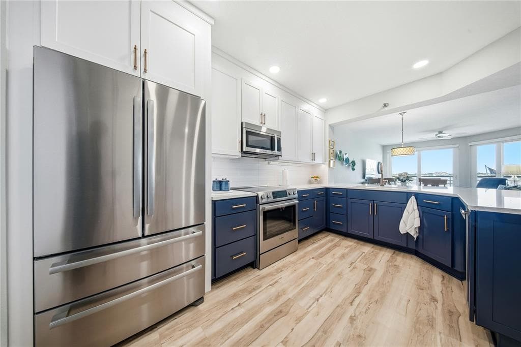 8021 SAILBOAT KEY Boulevard Unit 403, Street PETE BEACH, FL 33707 photo 4