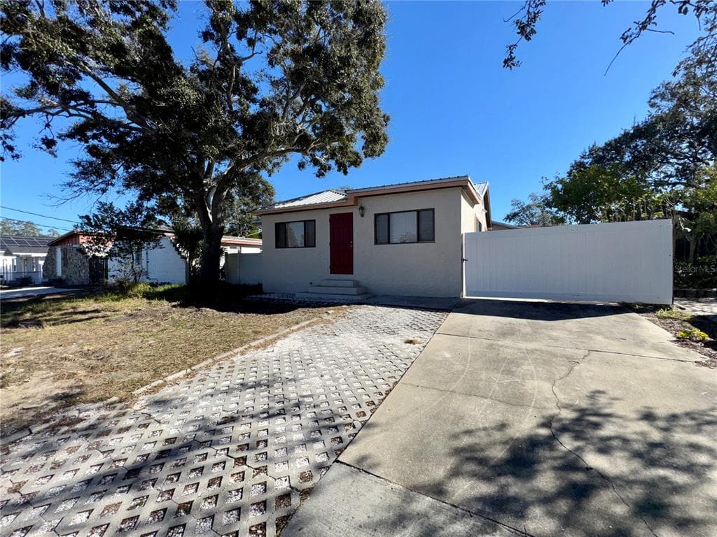 9805 46TH STREET, TAMPA, FL 33617 photo 3