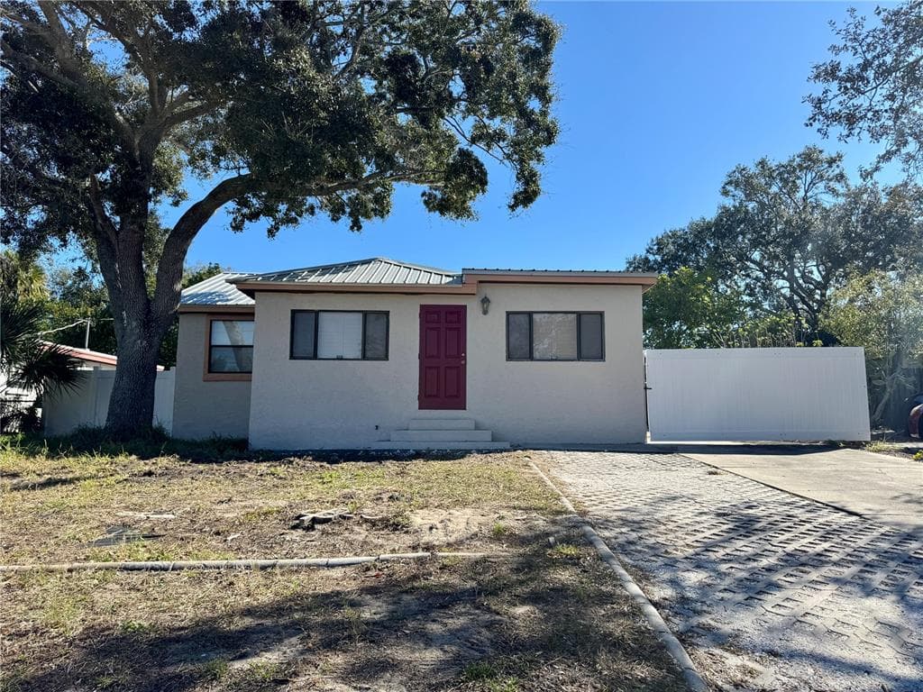 9805 46TH STREET, TAMPA, FL 33617