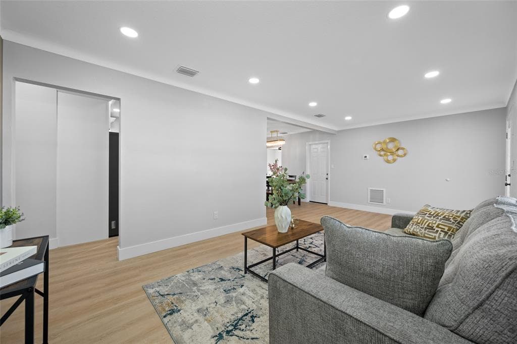 11702 84TH AVENUE, SEMINOLE, FL 33772 photo 5