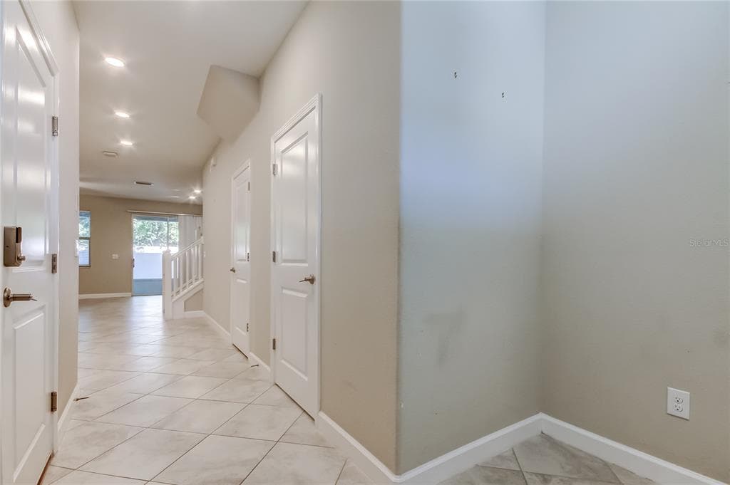 6623 CITRUS CREEK LANE, TAMPA, FL 33625 photo 3