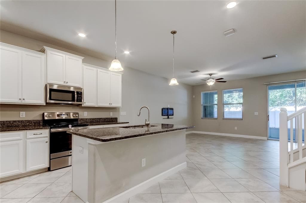 6623 CITRUS CREEK LANE, TAMPA, FL 33625 photo 4