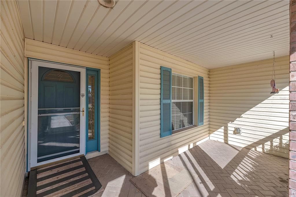 2332 TOWERING OAKS CIRCLE, SEFFNER, FL 33584 photo 4