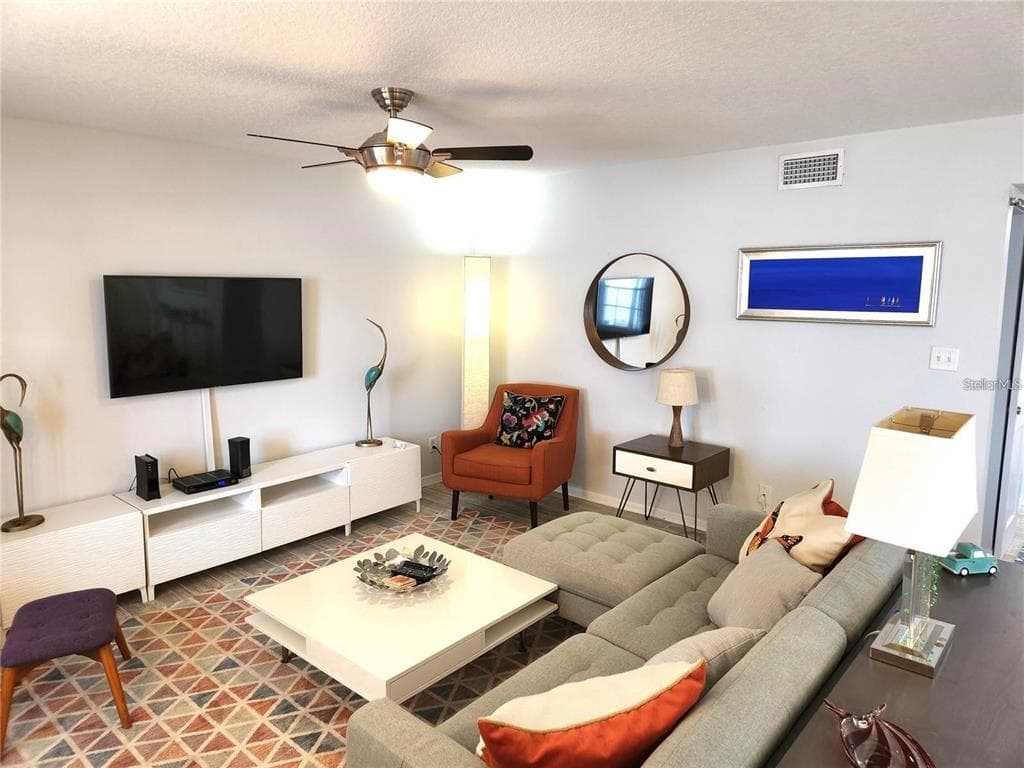 205 POMPANO DRIVE, Unit# B, ST PETERSBURG, FL, 33705 photo 5