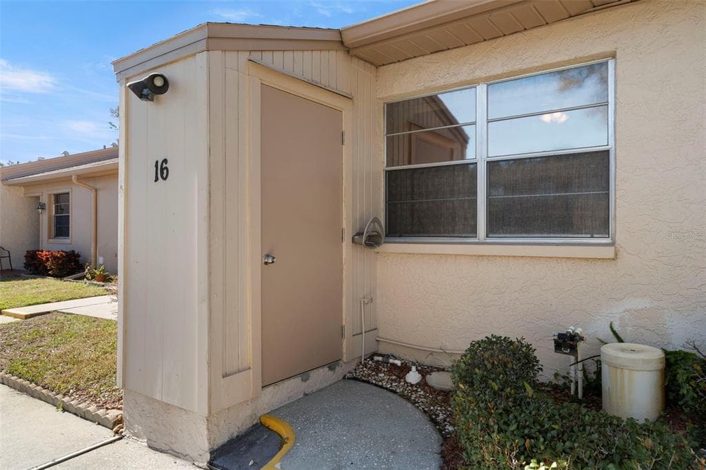 1027 BOWSPRIT LANE, HOLIDAY, FL, 34691 photo 4