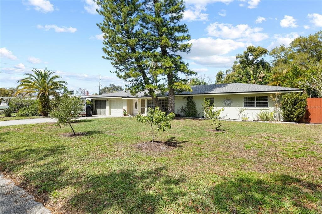 1806 BEVERLY Circle, CLEARWATER, FL 33764 photo 5