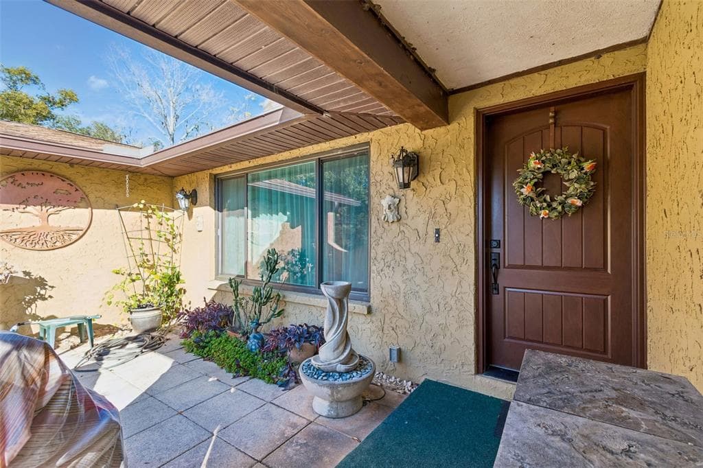 11600 MEADOWLANE DRIVE, DADE CITY, FL 33525 photo 2