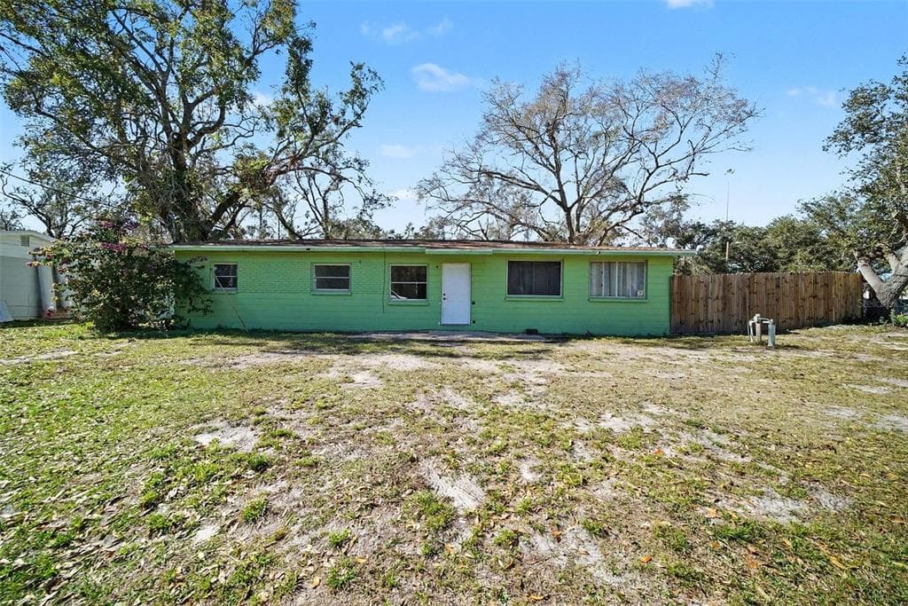 5016 GARDEN Lane, TAMPA, FL 33610 photo 2