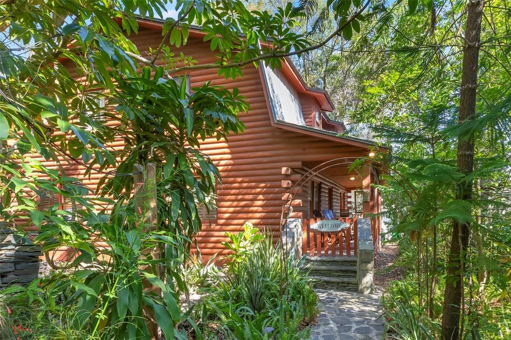 809 CARDINAL AVENUE, PALM HARBOR, FL 34683