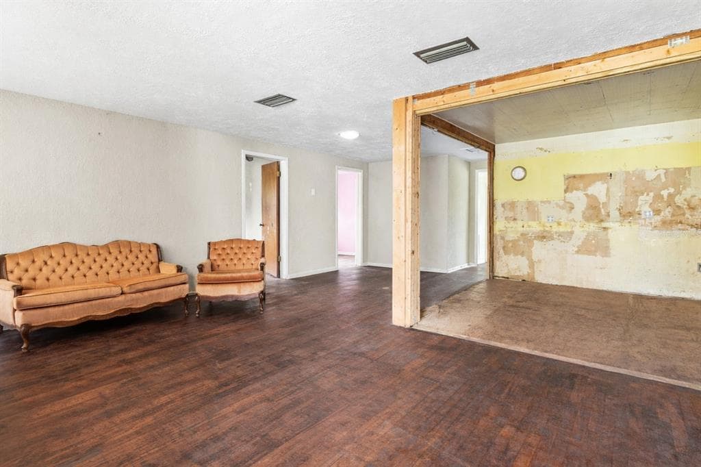 4402 LANCASTER Street, TAMPA, FL 33616 photo 4