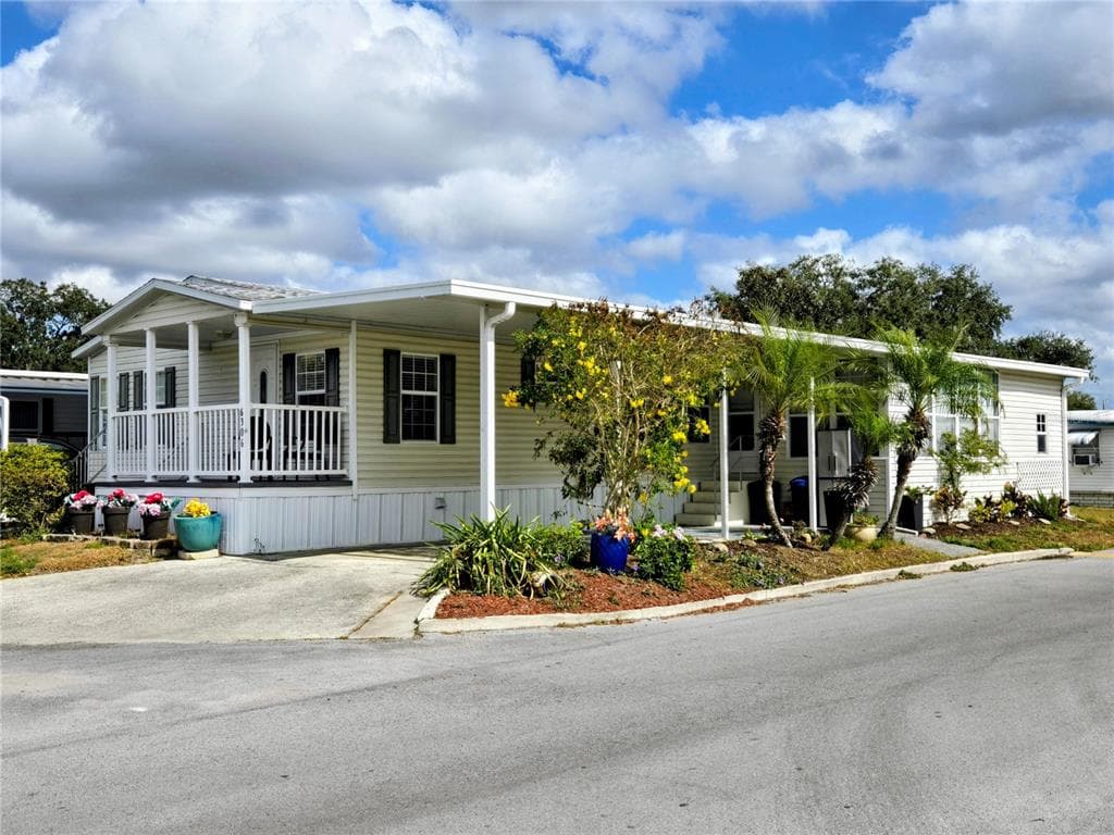 6306 WEALTHY LANE, ZEPHYRHILLS, FL 33542 photo 3