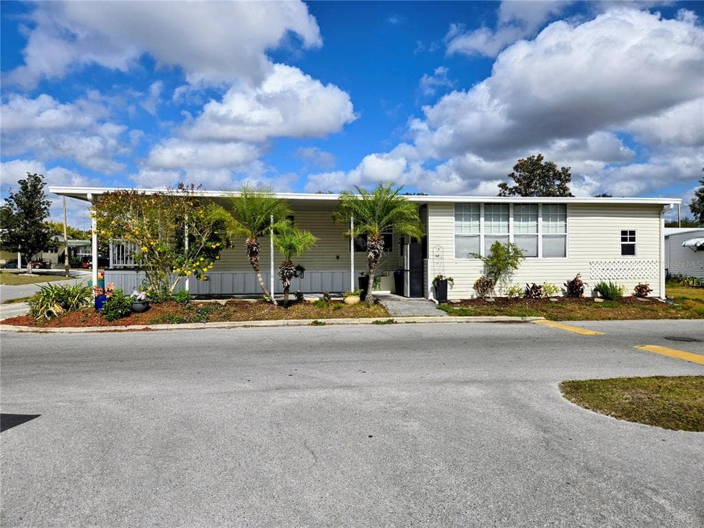 6306 WEALTHY LANE, ZEPHYRHILLS, FL 33542 photo 4