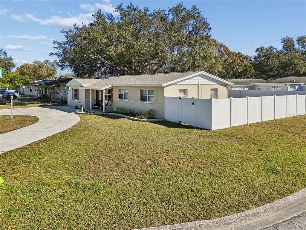 6533 26TH STREET, Street PETERSBURG, FL 33702 photo 4