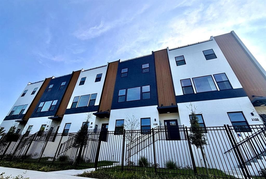 2118 4TH STREET, ST PETERSBURG, FL, 33705