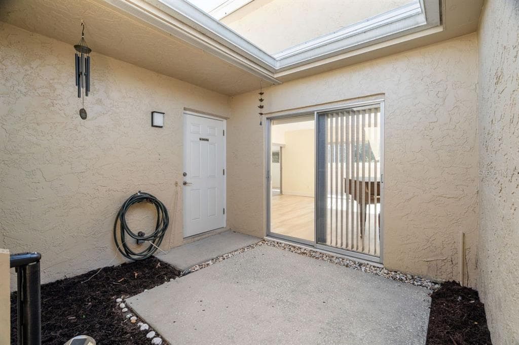 1599 AMBERLEA DRIVE, DUNEDIN, FL 34698 photo 5