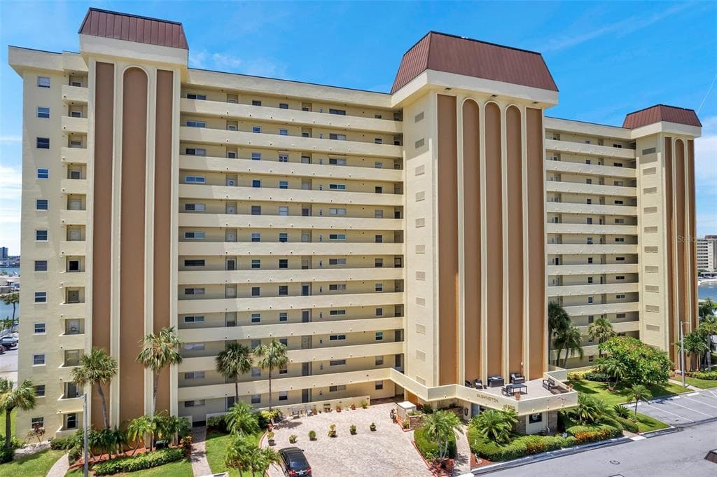 4550 COVE Circle Unit 303, Street PETERSBURG, FL 33708 photo 2