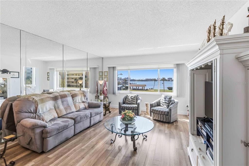 4550 COVE Circle Unit 303, Street PETERSBURG, FL 33708 photo 5