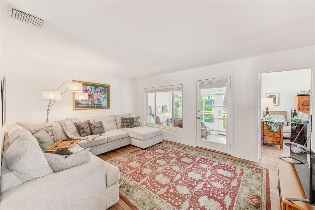 240-242 MATEO WAY, Street PETERSBURG, FL 33704 photo 2