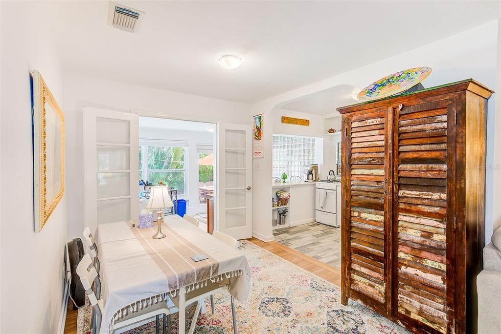 240-242 MATEO WAY, Street PETERSBURG, FL 33704 photo 5