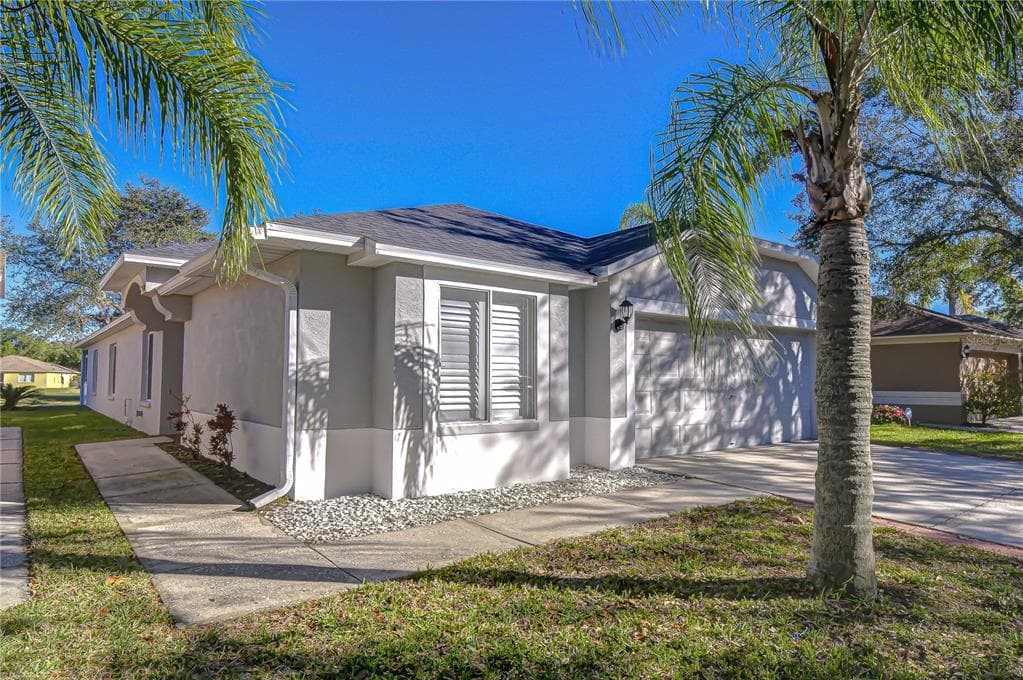 18109 CANAL POINTE Street, TAMPA, FL 33647