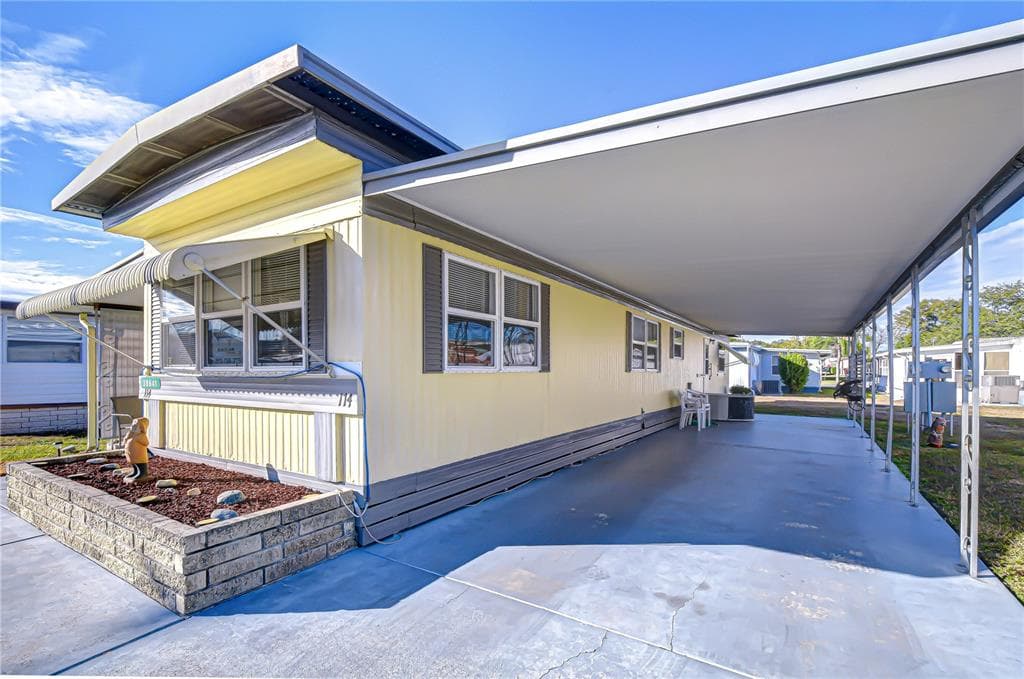 38641 LANSING AVENUE, ZEPHYRHILLS, FL 33542 photo 2