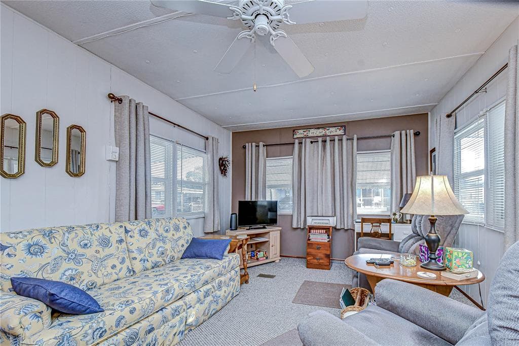 38641 LANSING AVENUE, ZEPHYRHILLS, FL 33542 photo 3