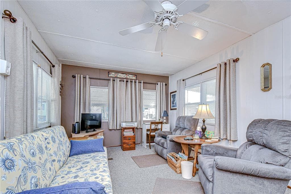 38641 LANSING AVENUE, ZEPHYRHILLS, FL 33542 photo 4