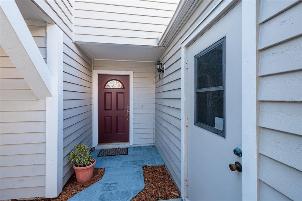 9252 WESTLINKS TERRACE, SEMINOLE, FL 33777 photo 2